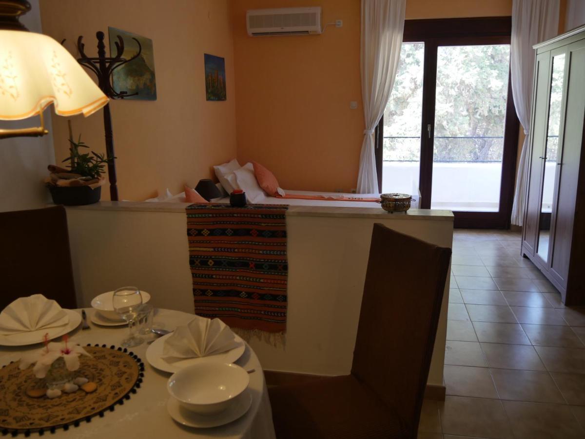 Helios-Rhodos-Apartments Koskinou  エクステリア 写真