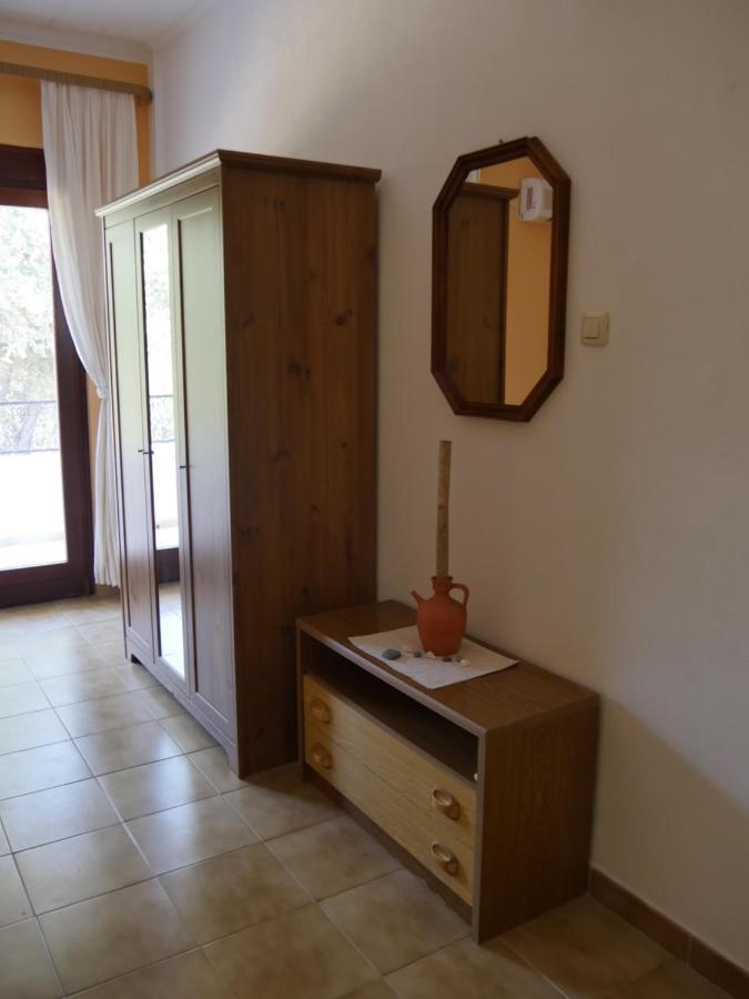 Helios-Rhodos-Apartments Koskinou  エクステリア 写真